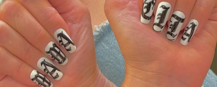 Learn the Art of Creating Calligraphy Nail Designs